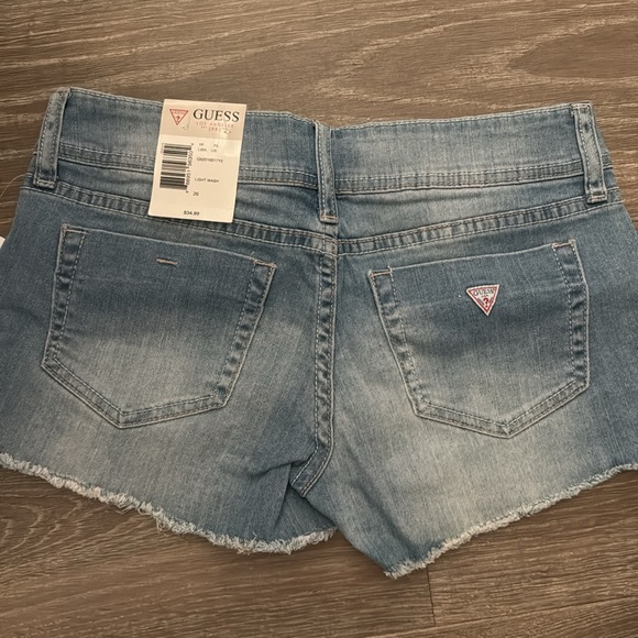 NWT Guess Jeans Denim USA Flag Patriotic Shorts Frayed Hem White Light Wash 26 - Picture 4 of 6